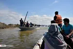۳