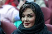 سارا خوئینی‌ها با سبیلِ مردانه