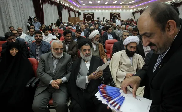 بیست و ششمین جشن گلریزان رهایی شنبه شب با هدف کمک به آزادی زندانیان نیازمند جرایم غیرعمد با حضور آیت الله محمد محمدی گلپایگانی و محمد نهاوندیان روسای دفاتر رهبر معظم انقلاب و رییس جمهوری برگزار شد./IRNA 
