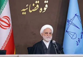 حضور محسنی اژه‌ای در منزل شهید رئیسی