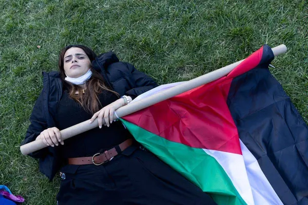 دعای حامیان فلسطینی ها و اسرائیل در سراسر جهان  
