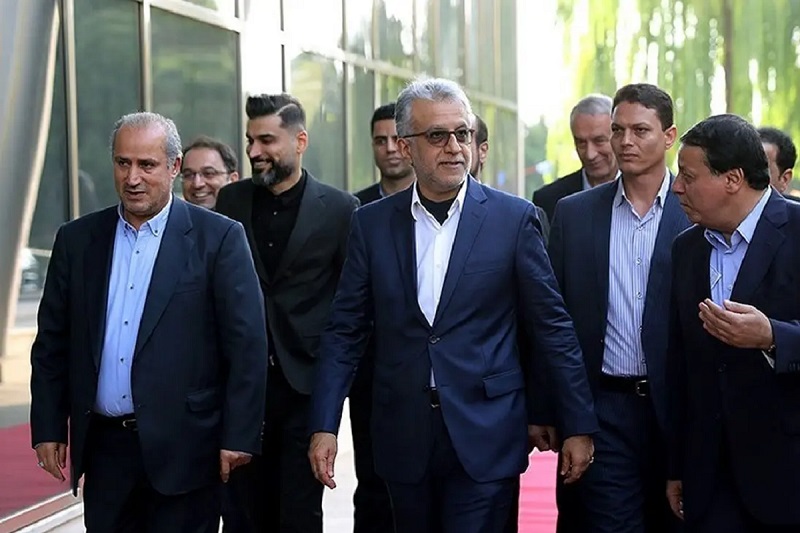 سلب میزبانی از استقلال و تراکتور با بله قربان‌گویی/ چرا تاج قدرت دفاع از حقوق فوتبال ایران را ندارد؟