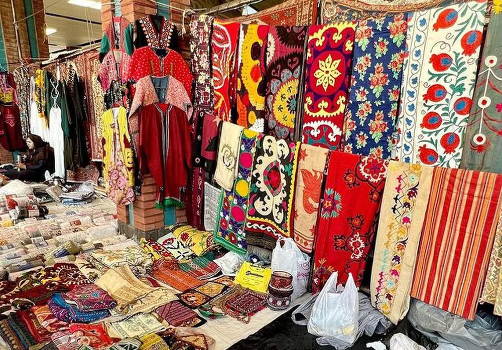 بازاری برای صبورها/ از خیابان جمهوری تا ترافیک عباس‌آباد؛ چه بر سر جمعه‌بازار پروانه آمد؟