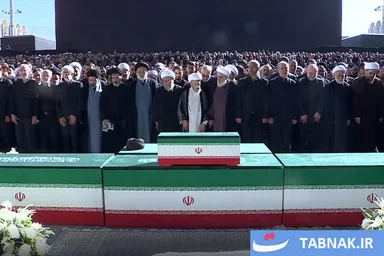 عکس: مراسم اقامه نماز بر پیکر امام شهید امت