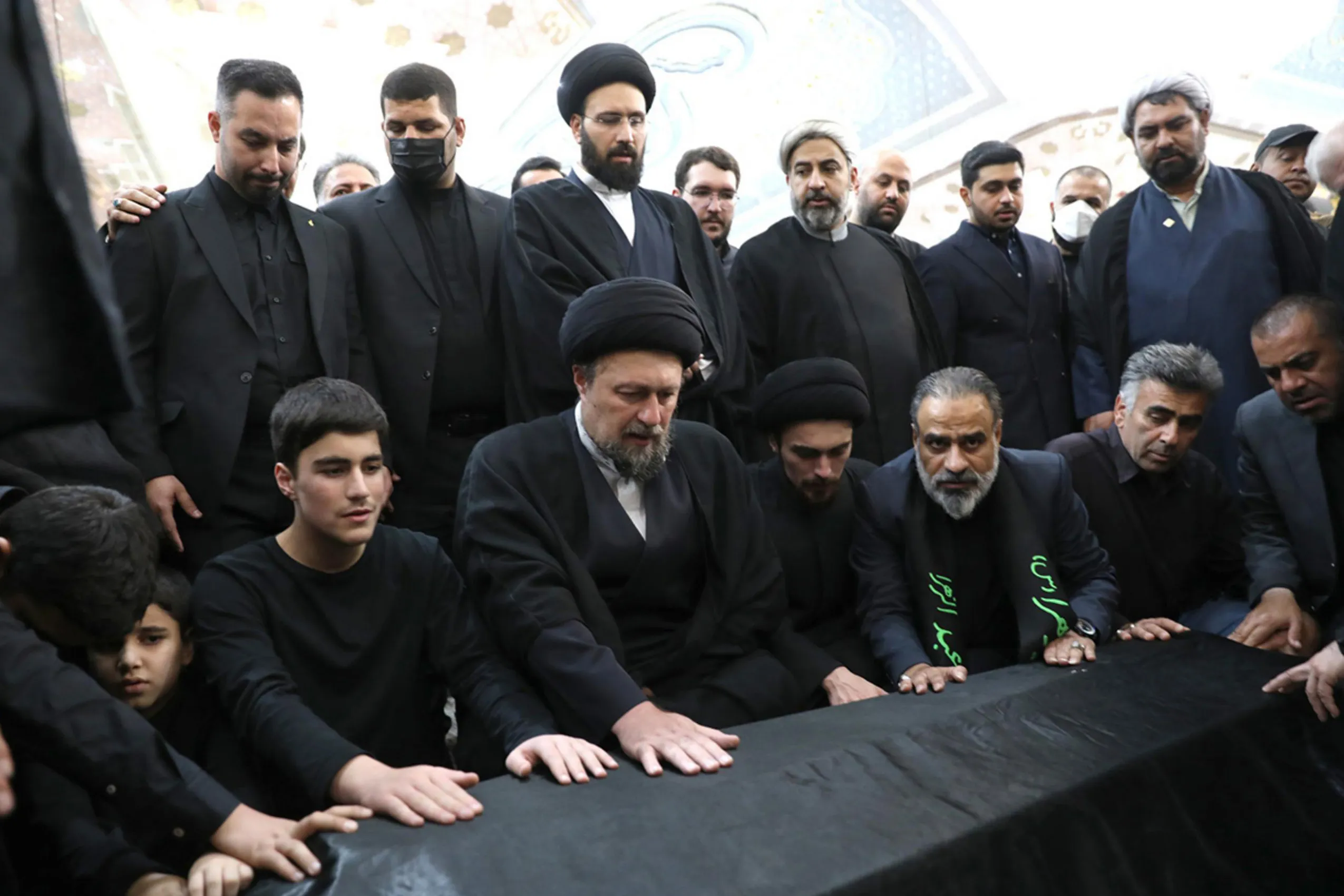 عکس: متن و حاشیه مراسم تشییع همسر آیت الله موسوی بجنوردی