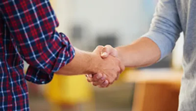 رابطه مستقیم حالت و زبان بدن و کاریزما