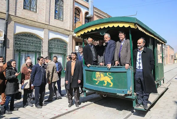 چهلمین و آخرین برنامه تهرانگردی احمد مسجد جامعی در سال ۹۳، به بازدید از منطقه ۲۱ تهران، باغات و فضای سبز و حضور در شهرک سینمایی غزالی و موزه خودروهای قدیمی و همچنین کاشت نهال به یاد تهران پژوهان درگذشته وبازدید از مرکز خدمات بهزیستی ورداورد اختصاص داشت.
