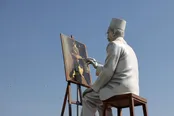 عکس: رونمایی از مجسمه استاد کمال الملک در تهرانسر