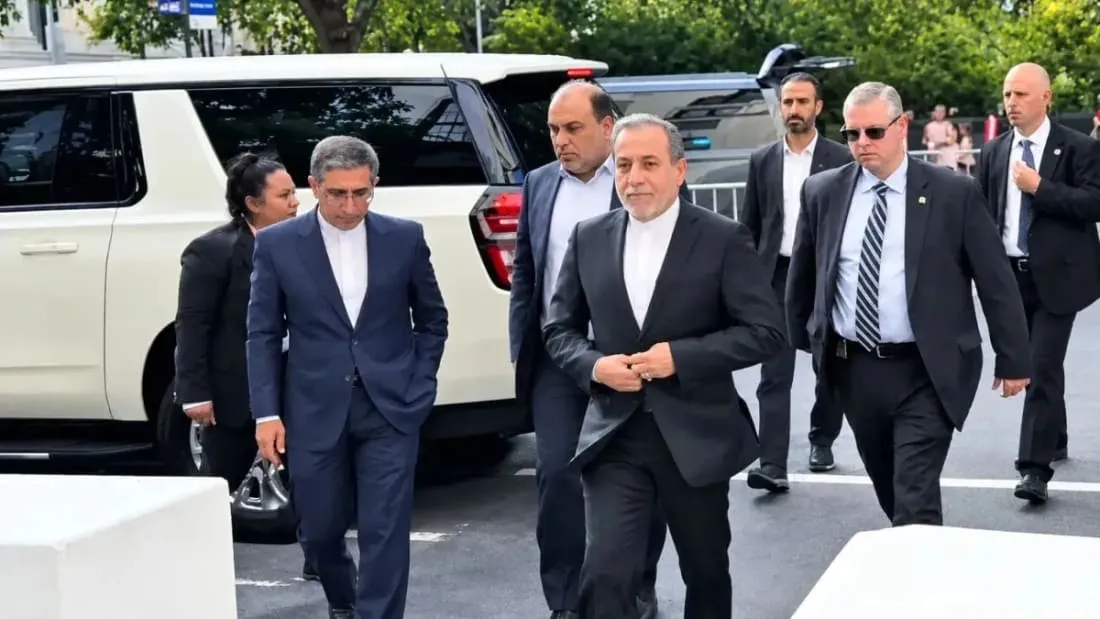 طرح ایران برای بازگشایی ۷ روزه تنگه هرمز و شروع مذاکرات با آمریکا؛ عراقچی در آمریکا می‌ماند