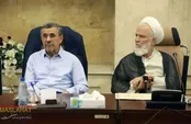 محمود احمدی‌نژاد در جلسه مجمع تشخیص+ عکس