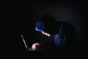 بدنام ترین هکر دنیا را بشناسیم