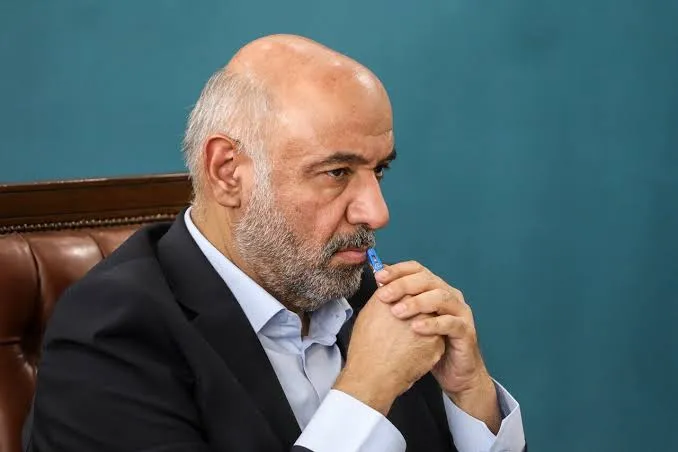 مقاومت پزشکیان در مقابل عزل وزیر دروغگو/ آقای میدری آن همه پاورپوینت و ادعای نظریه پردازی این بود؟