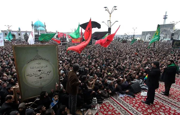 در آستانه سالروز شهادت ثامن الحجج حضرت علی بن موسی الرضا (ع) اجتماع عظیم عزادارن رضوی روز دوشنبه در صحن جامع رضوی برگزار شد. /IRNA
