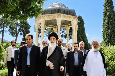 عکس: پنجره‌ای به گذشته؛ آقای شهید ایران در حافظیه شیراز