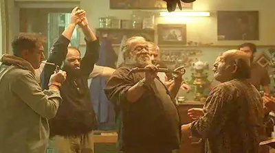 چرا مردم سه ساعت برای پیرپسر پلک نمی‌زنند؟