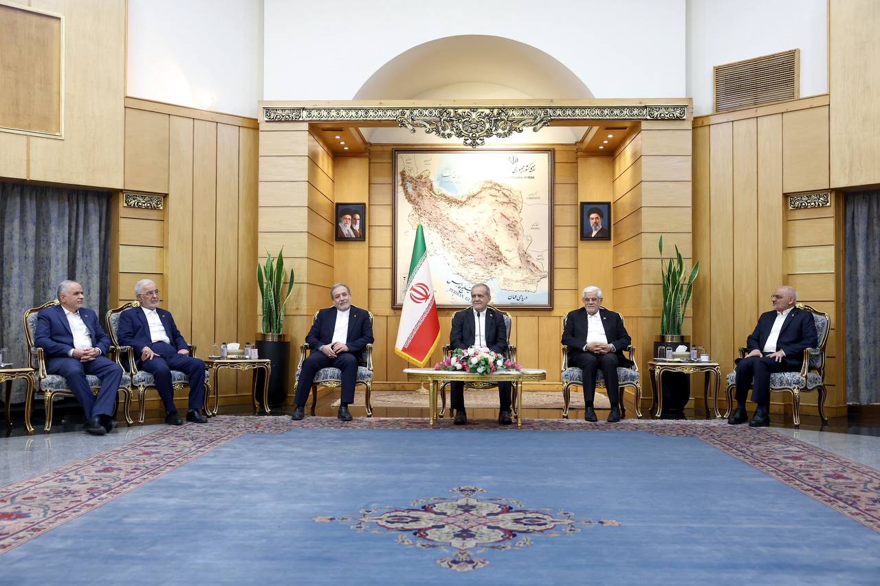 پزشکیان و عراقچی در نشست سران شانگهای+عکس پزشکیان و عراقچی در نشست سران شانگهای+عکس
