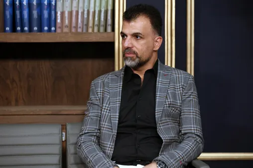 ماجرای زنی که با ۴۰ داور وارد رابطه شد/ تاج ثابت کند از گالیاردی جریمه گرفته تا ابد مرید او می‌شوم/ آیا مردم از این فوتبال رضایت دارند؟