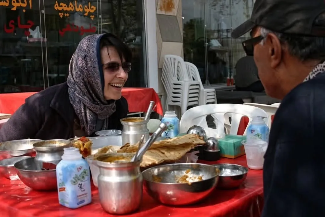 آبگوشت خوردن بازیگر سرشناس فرانسوی به همراه کارگردان ایرانی