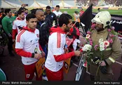 تجلیل ازآتش نشان ها دربازی پرسپولیس-گسترش