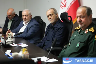 عکس: نشست مشترک وزارت نیرو و دفاع برای بهینه سازی مصرف انرژی با حضور رئیس‌جمهور