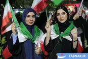 عکس:تجمع شبانه مردم در دریاچه شهدای خلیج فارس