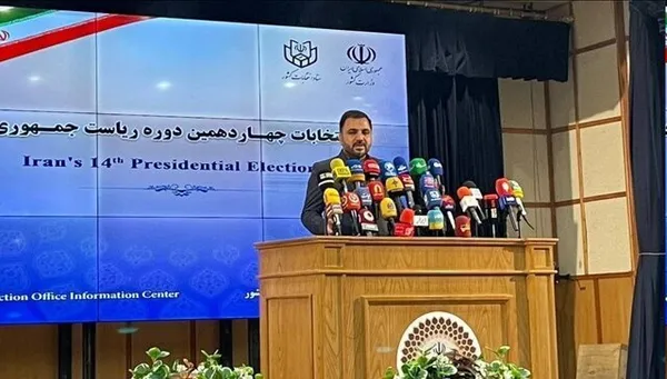 عیسی زارع&zwnj;پور وزیر ارتباطات و فناوری