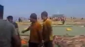 تصاویر لخت کردن کشتی که در تنگه هرمز هدف قرار گرفت