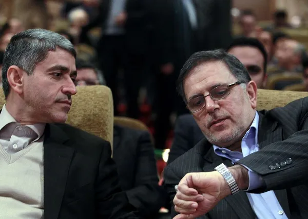 &zwnj;عصر دوشنبه، نشست هم&zwnj;اندیشی فعالان بازار سرمایه با مسئولان اقتصادی، با حضور وزرای اقتصاد و نفت و رئیس کل بانک مرکزی و رئیس بورس برگزار شد./IRNA
