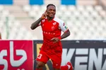 پرسپولیس از استقلال عبور کرد، به تراکتور چسبید