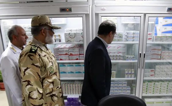 داروخانه ۲۹ فرودین در سال ۱۳۳۹ تاسیس شده است و کار بازسازی آن از سال ۱۳۹۱ آغاز و روز شنبه در چندین بخش در مساحتی به متراژ ۲۸۰۰ متر مربع افتتاح شد. این داروخانه رتبه اول را در داروهای&zwnj;ام اس دارد./IRNA
