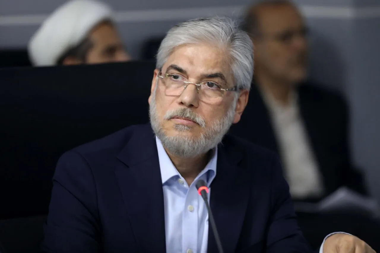 خط قرمز وزیر علوم؛ اهانت به پرچم ایران ممنوع