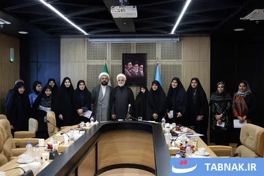 عکس: دیدار رئیس قوه قضاییه با جمعی از بانوان اندیشمند و کنشگر