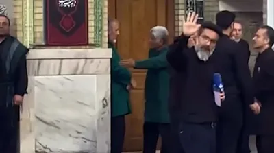 حواشی بامزه سوپرانقلابی‌ها در تشییع رهبری: یهودی‌ها صداوسیما را اداره می‌کنند!