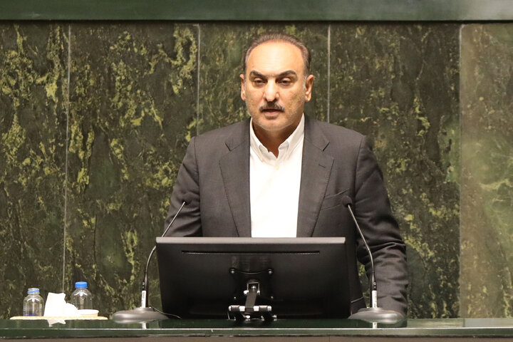 انحراف روزانه ۲ میلیون لیتر بنزین در کشور / روش قیمتی برای بنزین جواب نمی‌دهد / چرا بنزین ۵ هزار تومانی به حلال چندصدهزار تومانی تبدیل می‌شود؟