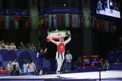 ناهید کیانی: آسیب‌هایی که داریم با آدم ۶۰ ساله برابری می‌کند/ از اولین بودن فشار کشیده‌ام