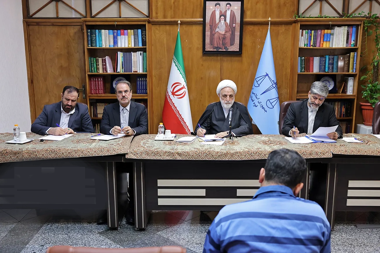 بگومگوی متهم دانه‌درشت‌تراستی با رئیس دستگاه‌قضا