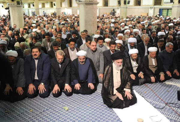 در نهمین روز از ماه مبارک رمضان، مسئولان و کارگزاران نظام با حضرت آیت&zwnj;&zwnj;الله خامنه ای، رهبر معظم انقلاب اسلامی دیدار کردند./Leader O.W 
