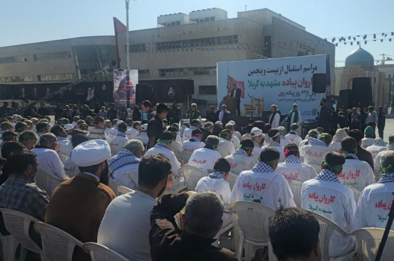 بازگشت کاروان پیاده‌ای که 2200 کیلومتر مسیر مشهد - کربلا را عاشقانه پیمود