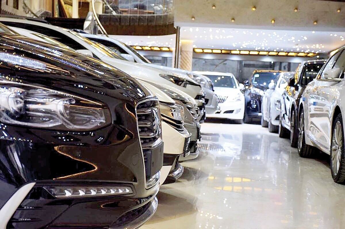 تخفیف پشت درهای وزارتخانه؛ وقتی ناظر بازار، مشتری ویژه همان بازار میشود تخفیف پشت درهای وزارتخانه؛ وقتی ناظر بازار، مشتری ویژه همان بازار میشود