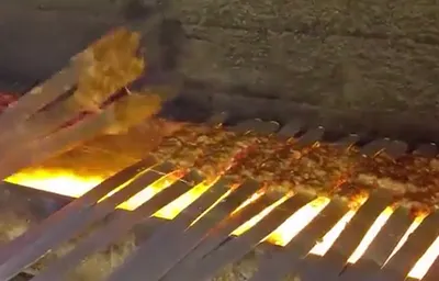 تهیه و پخت کباب کوبیده عراقی در کربلا