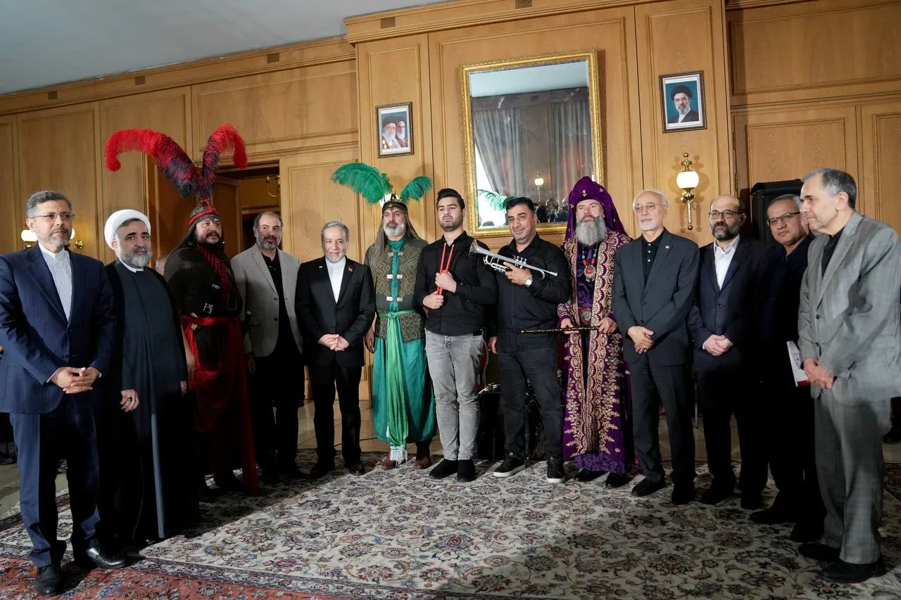 حضور عراقچی در مراسم  تعزیه ‌خوانی