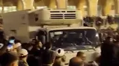 تصاویر خودروی حامل پیکر مطهر رهبر شهید در مصلی تهران