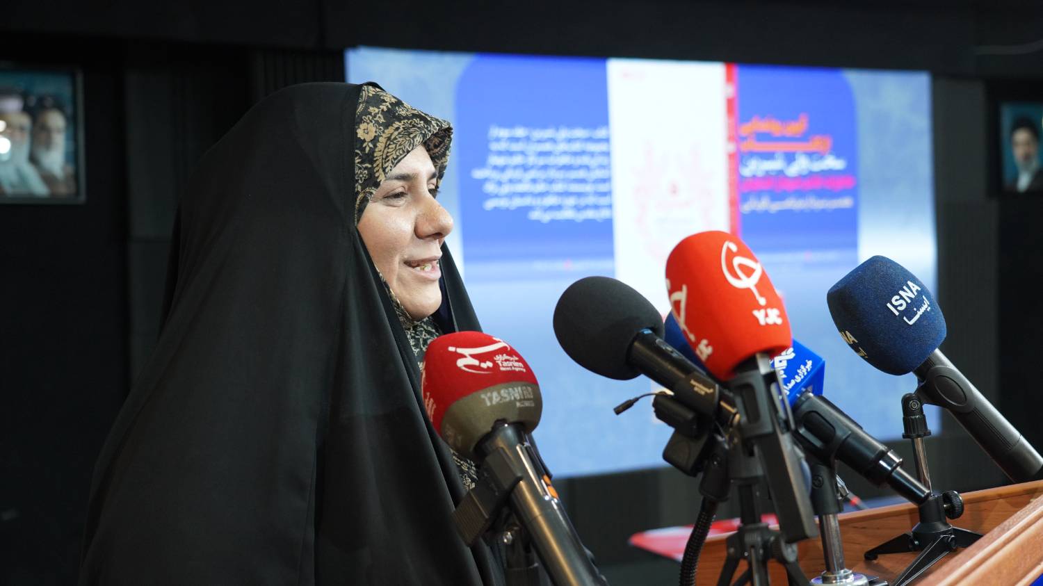 رونمایی کتاب «سخت ولی شیرین»؛ روایت زنی که جنگ را از ۱۵سالگی زندگی کرد