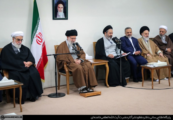 دیدار رهبری با کارگزاران حج