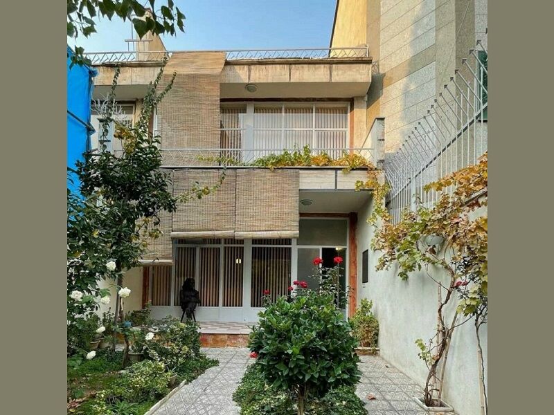 خانههایی که صاحبخانههایشان را فراموش نکردهاند/ روایتی از زندگی در پشت دیوار خانههای مشاهیر ادبی ایران خانههایی که صاحبخانههایشان را فراموش نکردهاند/ روایتی از زندگی در پشت دیوار خانههای مشاهیر ادبی ایران