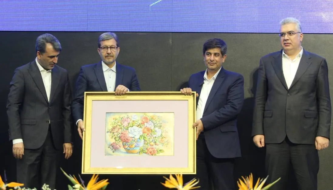 تجلیل از مدیرعامل فولاد مبارکه به پاس نقش‌آفرینی در بازسازی و بازگشت سریع به مدار تولید

‌