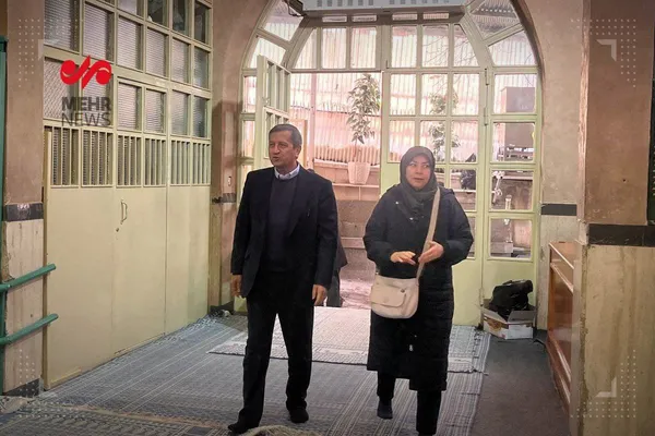 عبدالناصر همتی، مدیرکل اسبق بانک مرکزی