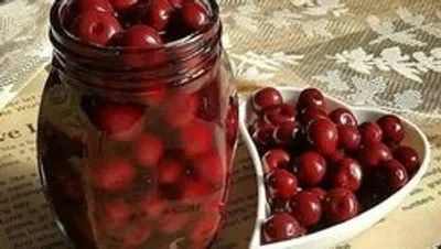 طرز تهیه ترشی آلبالو