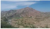 کوه سرخ در بیست و پنج کیلومتری کازرون