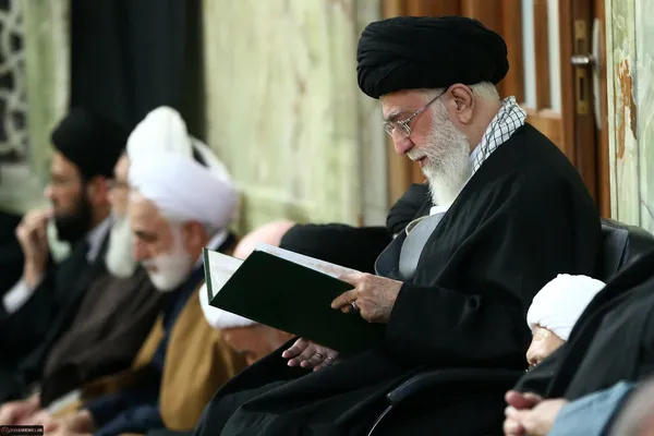 رهبر انقلاب در مراسم ترحیم و بزرگداشت آیت&zwnj;الله واعظ طبسی حضور یافتند.